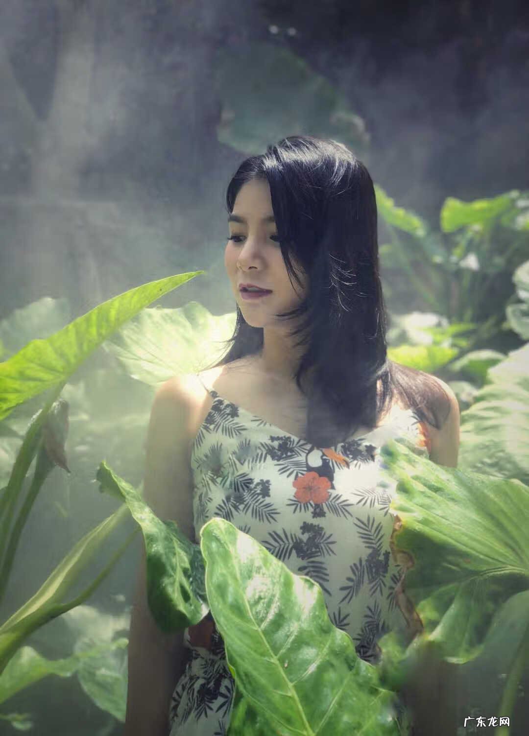 吊带连体裤配什么上衣 吊带连体裤怎么搭配上衣