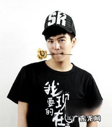 长脸男生适合的发型图