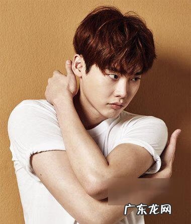 长脸男生适合的发型图