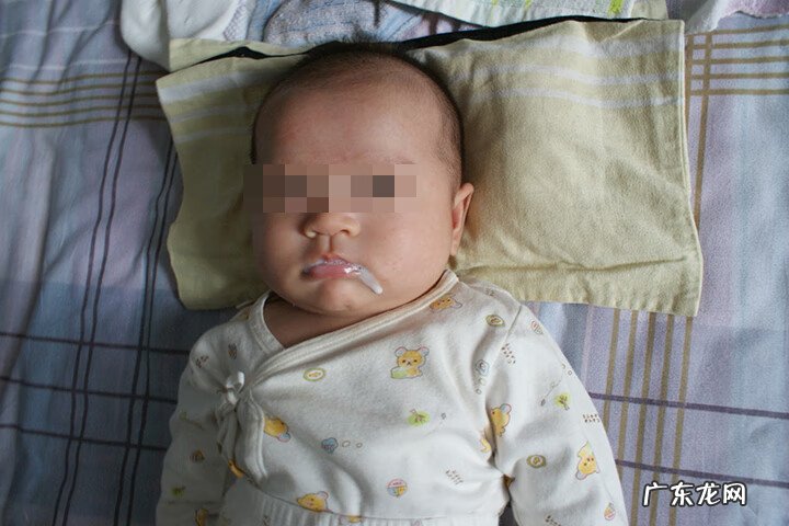 为什么宝宝老吐奶 宝宝为什么会吐奶,那要怎么办?
