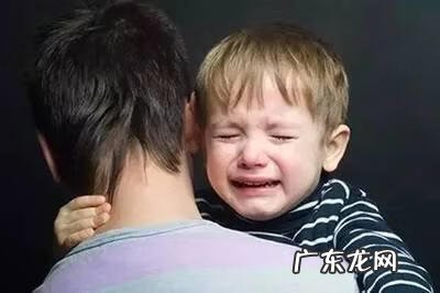 小孩脑瘫几个月能看出来 新生儿脑瘫是什么原因引起的