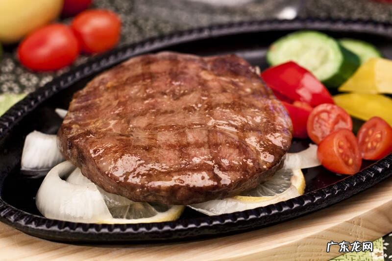 西餐厅服务员常用的英语口语 西餐厅常用英语口语表达