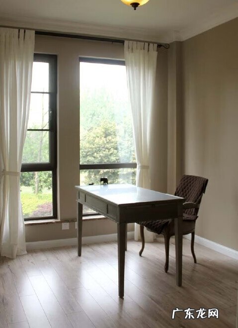 卧室里的书桌书柜摆放的风水 书房书桌书柜摆放风水