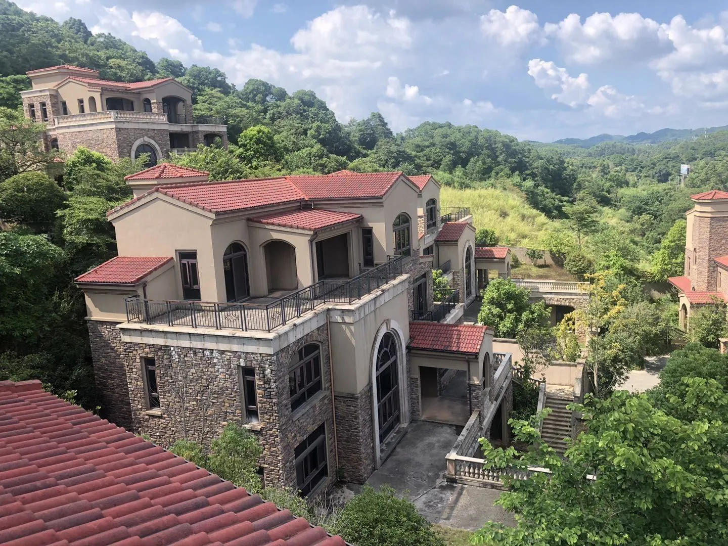 山上建房子风水讲究 小区依山而建 风水