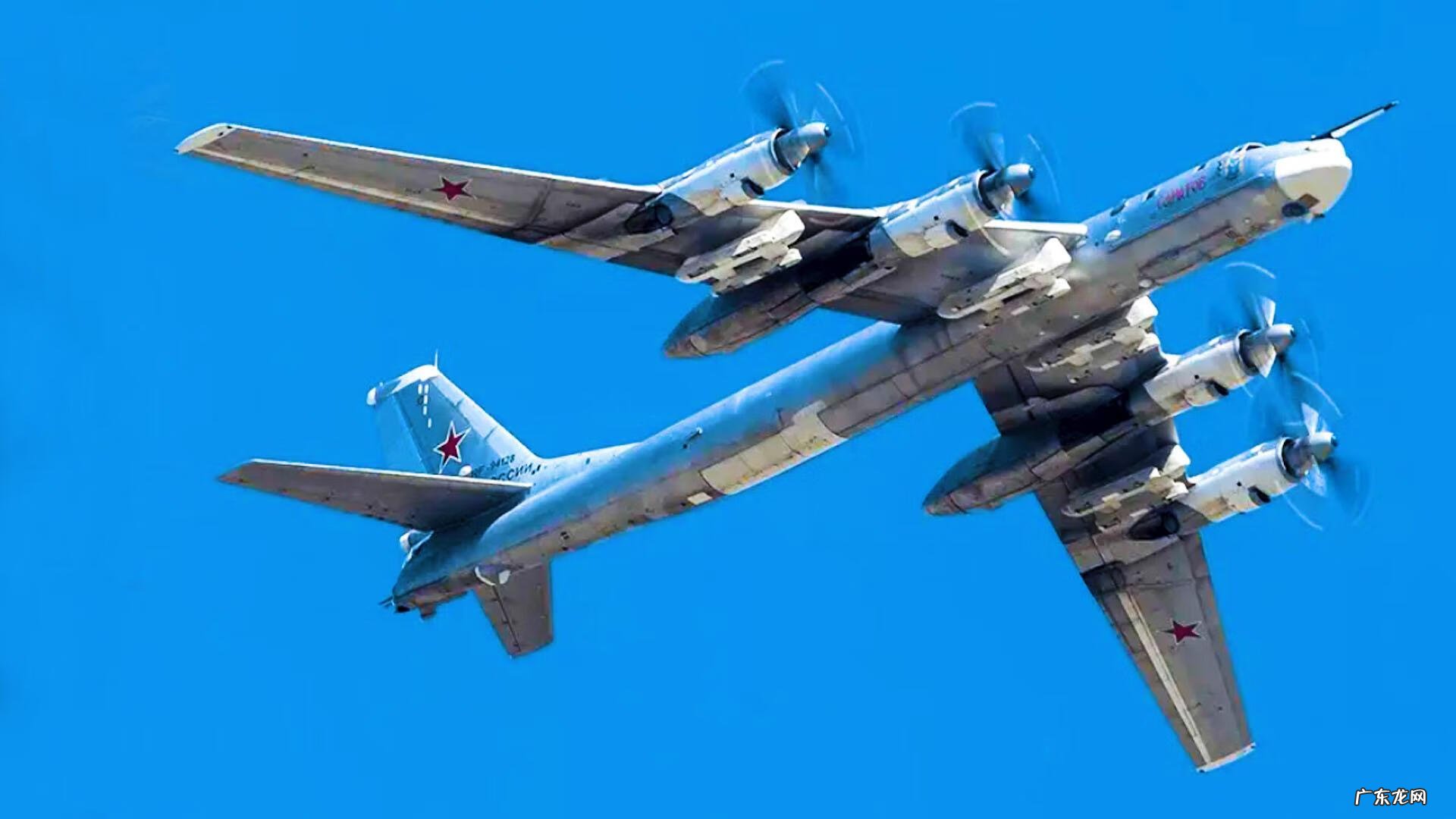 驾驶轰炸机小游戏 图95战略轰炸机游戏