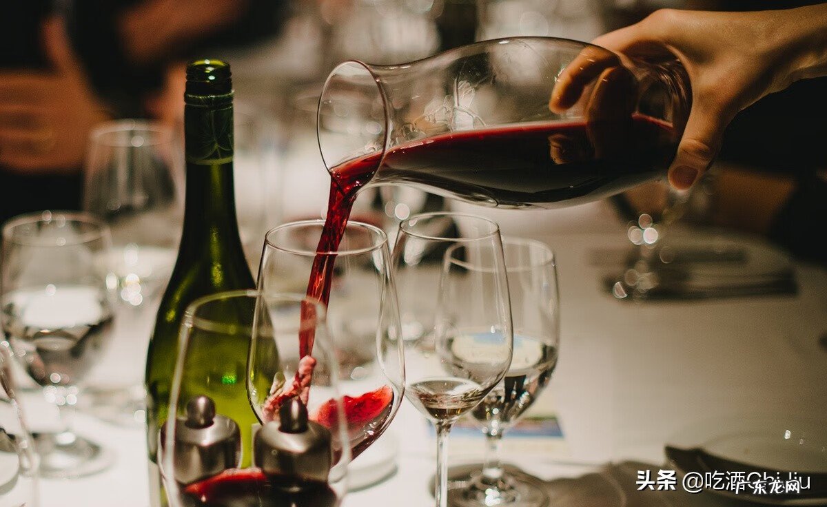 白葡萄酒好还是红葡萄酒好喝 白葡萄酒和红葡萄酒的区别是什么