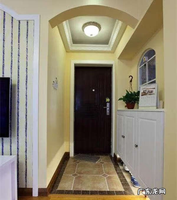 过道吊顶效果图 过道假植物吊顶风水