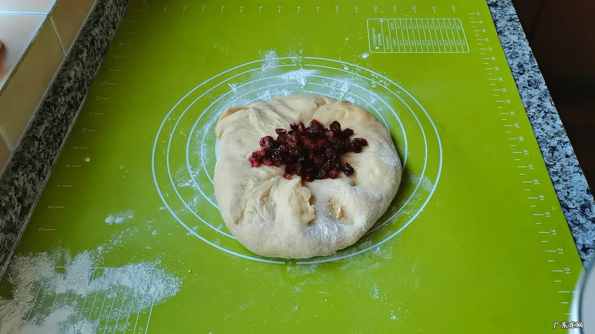 香蕉形状的面包图片 香蕉面包的制作