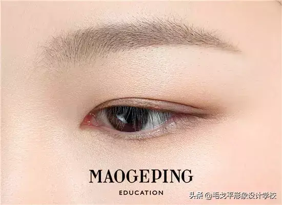 内双怎么画眼影图解 内双怎么画眼妆图