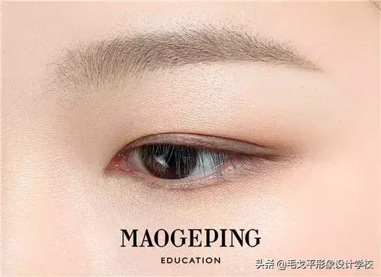 内双怎么画眼影图解 内双怎么画眼妆图