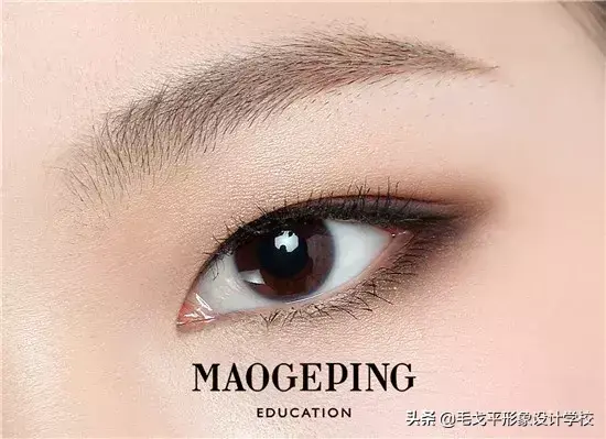内双怎么画眼影图解 内双怎么画眼妆图