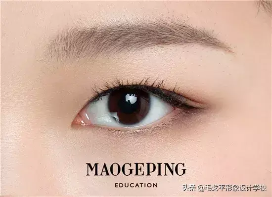 内双怎么画眼影图解 内双怎么画眼妆图