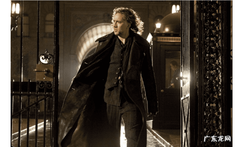 倒吊水箱逃生 逃生魔术揭秘