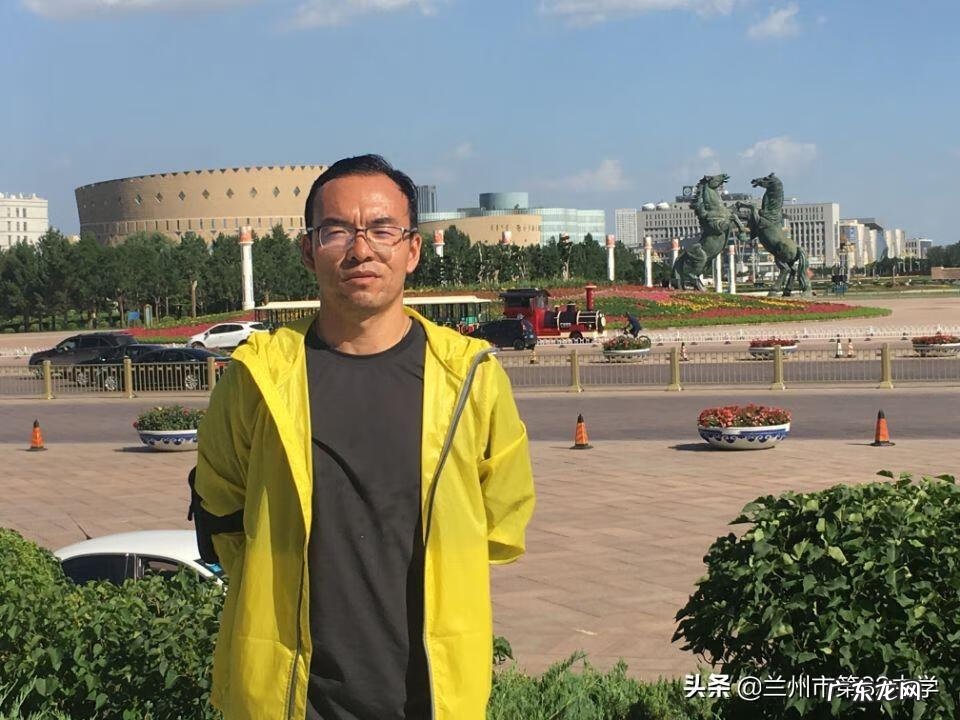 红领巾相约中国梦歌词 红领巾相约中国梦ppt模板