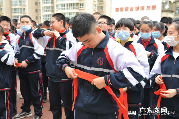 红领巾相约中国梦歌词 红领巾相约中国梦ppt模板