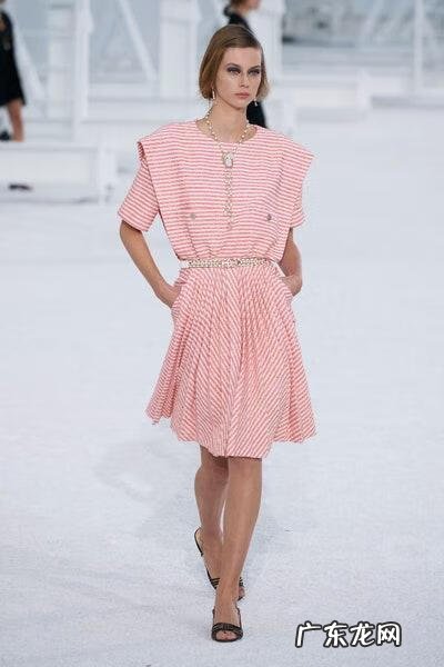 夏奈尔女装格纹呢面料 夏奈尔女装款式