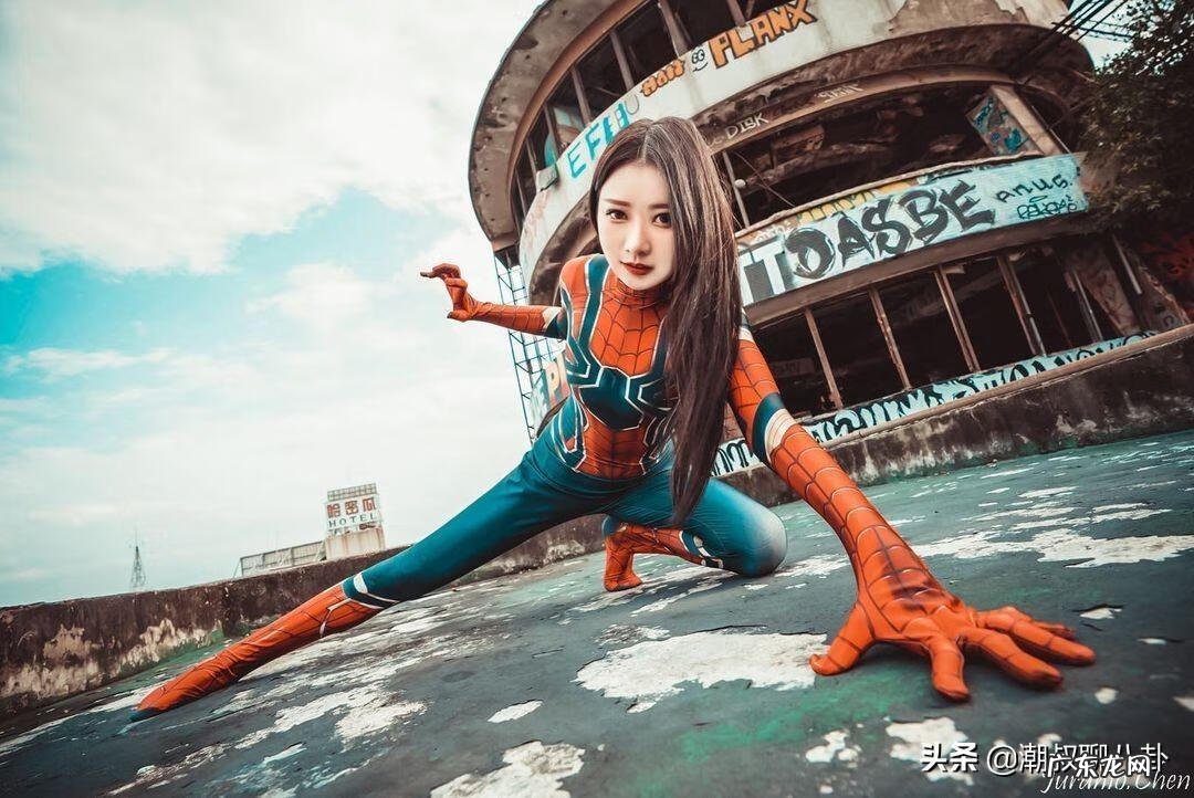 大战巨型蜘蛛 超级蜘蛛侠