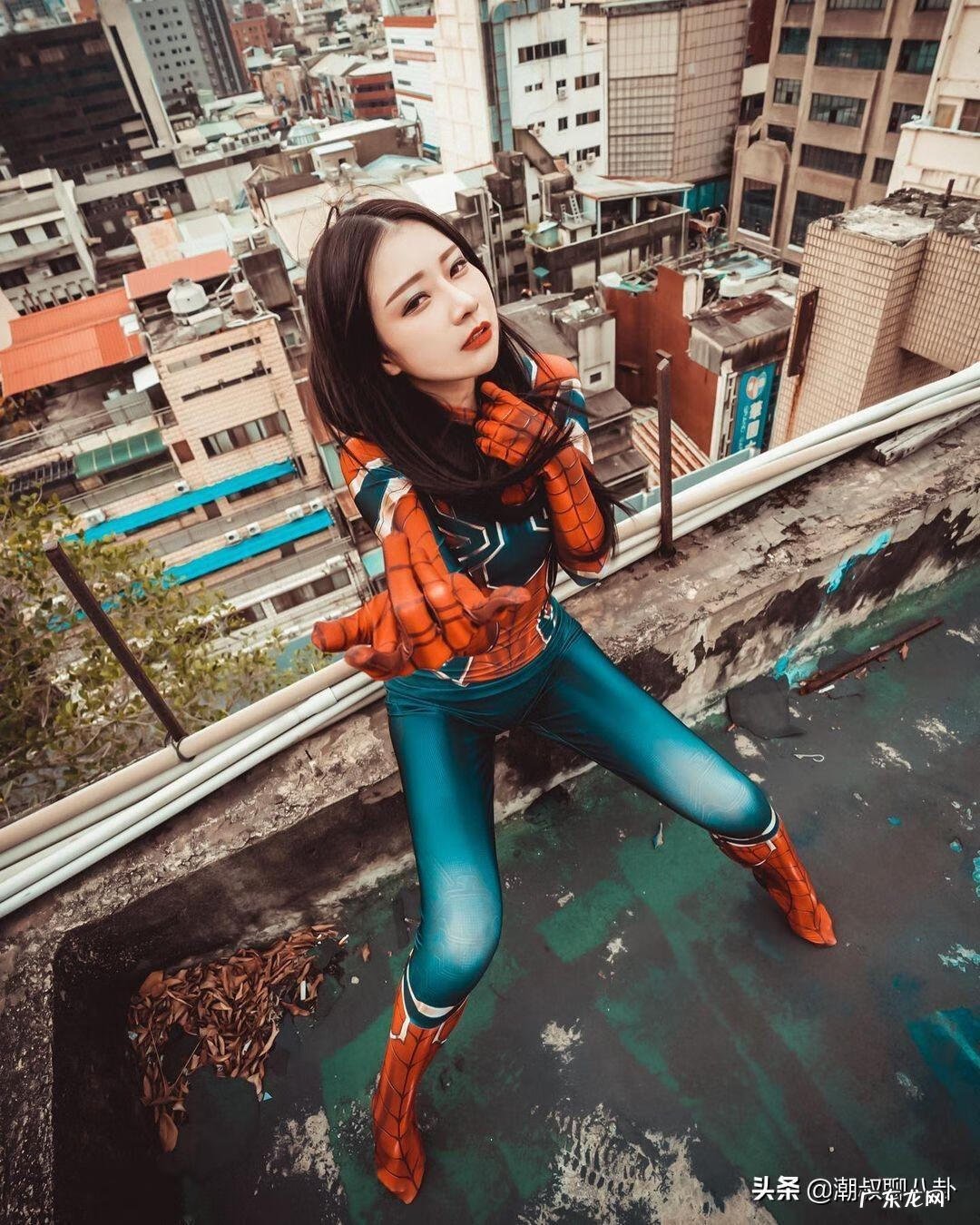 大战巨型蜘蛛 超级蜘蛛侠