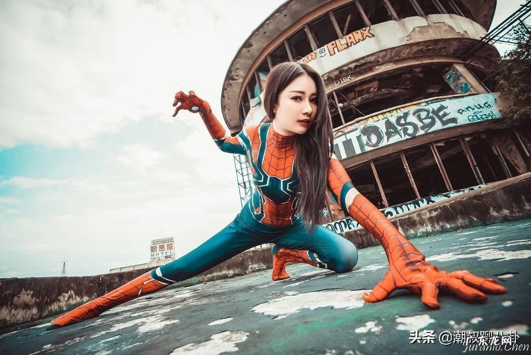 大战巨型蜘蛛 超级蜘蛛侠