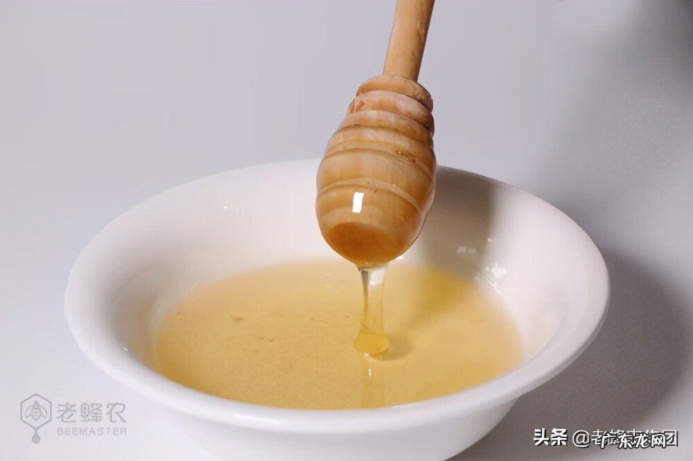 洋槐蜜真假图片 洋槐蜜什么颜色的好