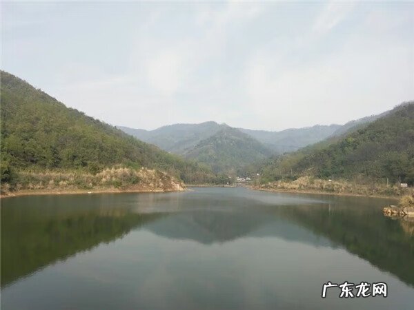 美女梳妆风水宝地特征 星易风水霸王美女梳妆