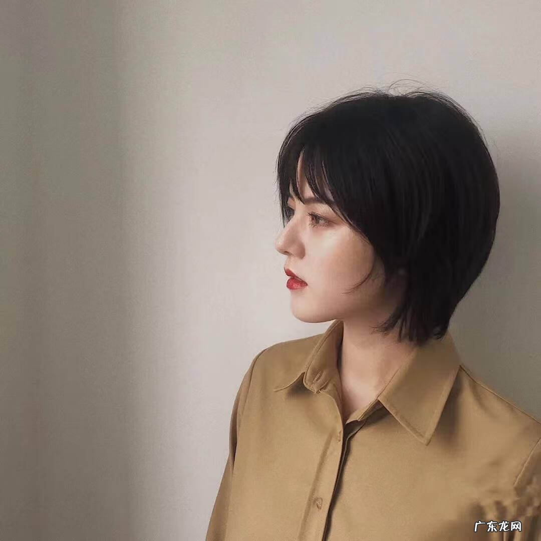 脸大的人适合什么发型 脸大的女生适合什么发型图片