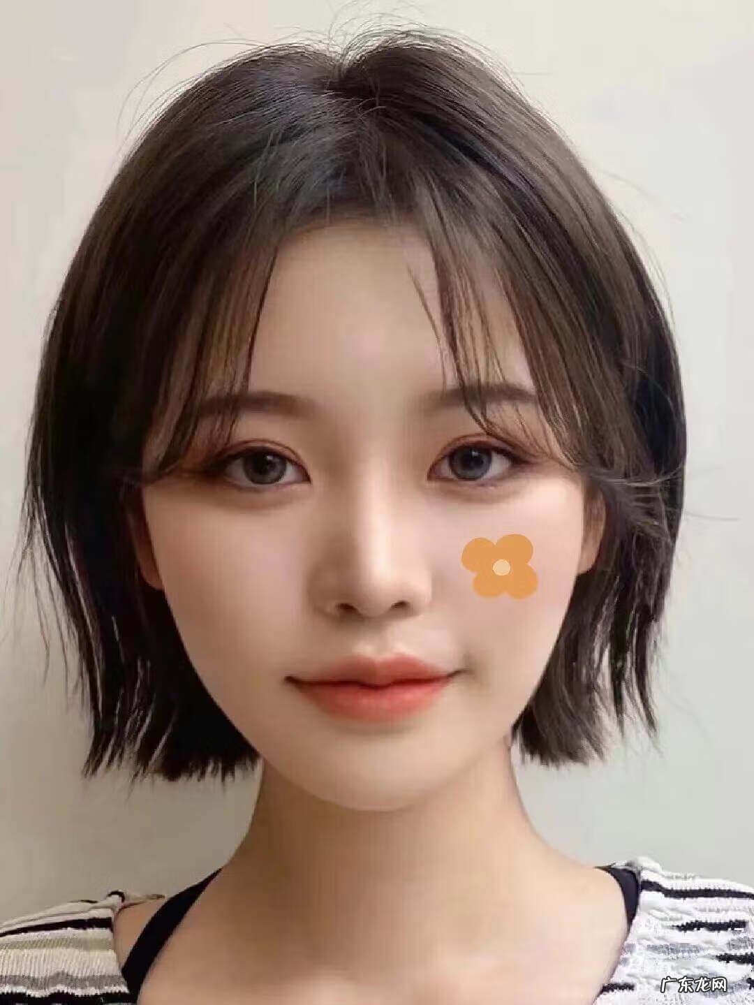 脸大的人适合什么发型 脸大的女生适合什么发型图片