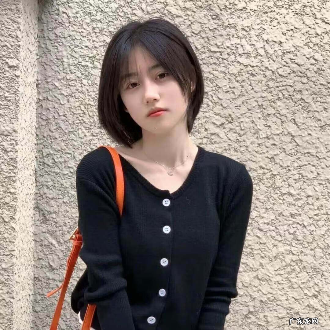 脸大的人适合什么发型 脸大的女生适合什么发型图片