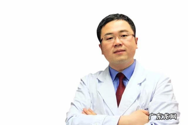 左肩胛骨疼痛是什么原因 左肩膀疼痛是什么原因引起的