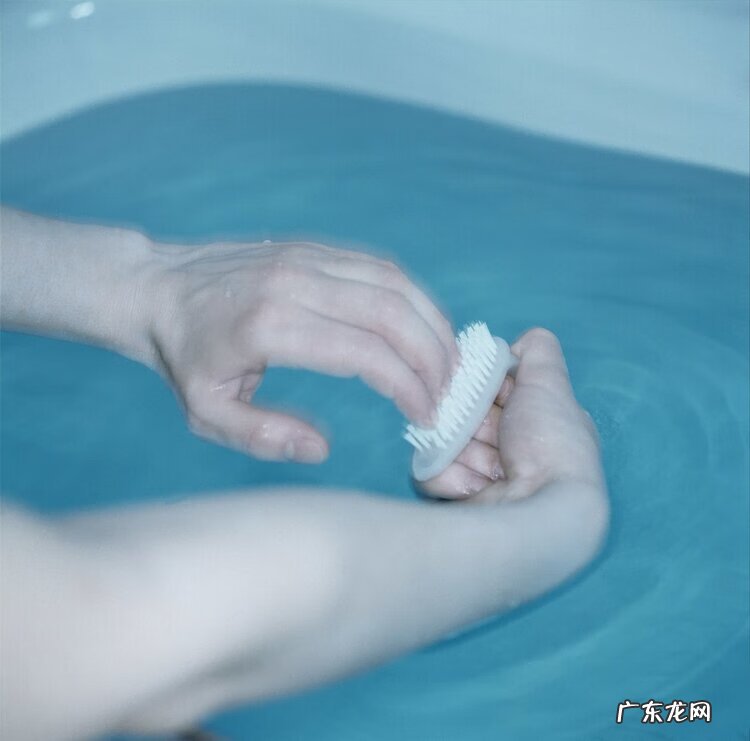 脚拇指甲沟炎怎么处理 脚大拇指甲沟炎图片