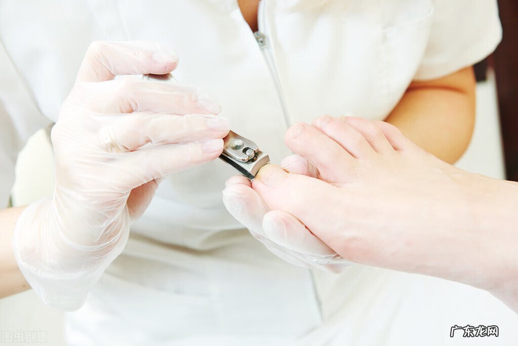 脚拇指甲沟炎怎么处理 脚大拇指甲沟炎图片