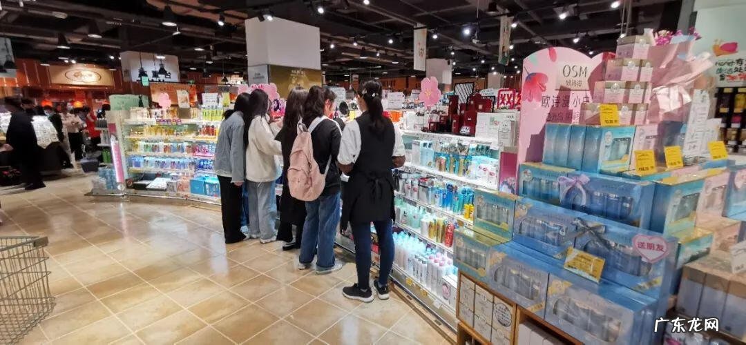 卖场陈列设计关系 卖场陈列设计效果图