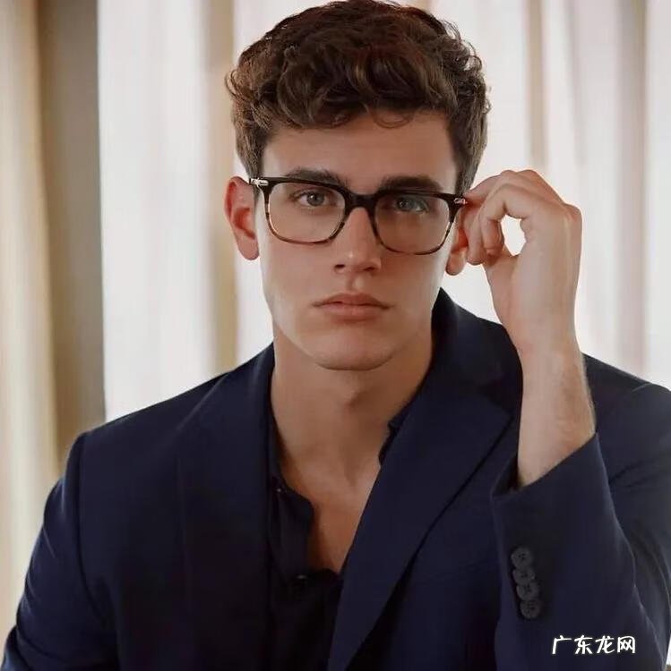 男人穿衣打扮 男生穿着打扮如何搭配