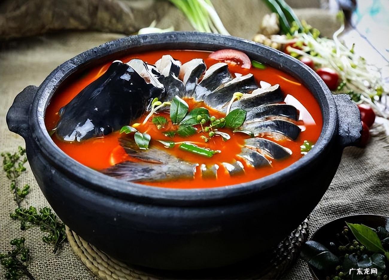 贵州十大特色美食,小伙们到贵州游玩时记得要品尝一下