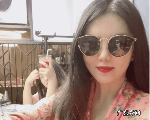 小杨哥遇到老陈 老杨的烈焰红唇什么意思