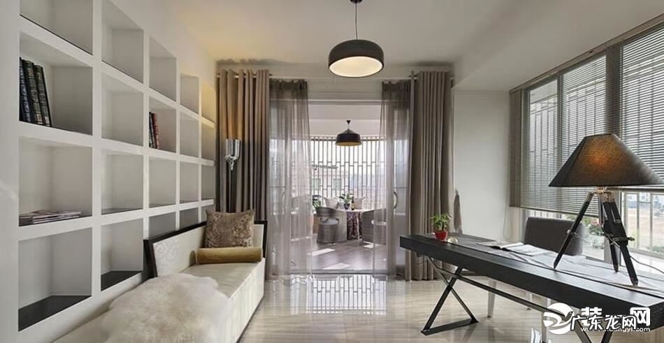 电脑桌摆放风水 进门看见电脑桌风水好么