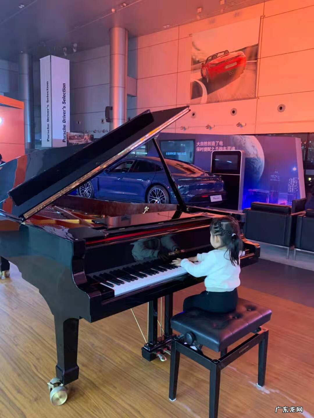 钢琴的颜色有什么讲究 什么样的钢琴音色最好