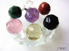 彩色水晶手链图片大全 五色水晶手链的风水作用