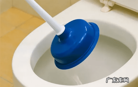 刷马桶刷子 马桶刷可以通马桶吗