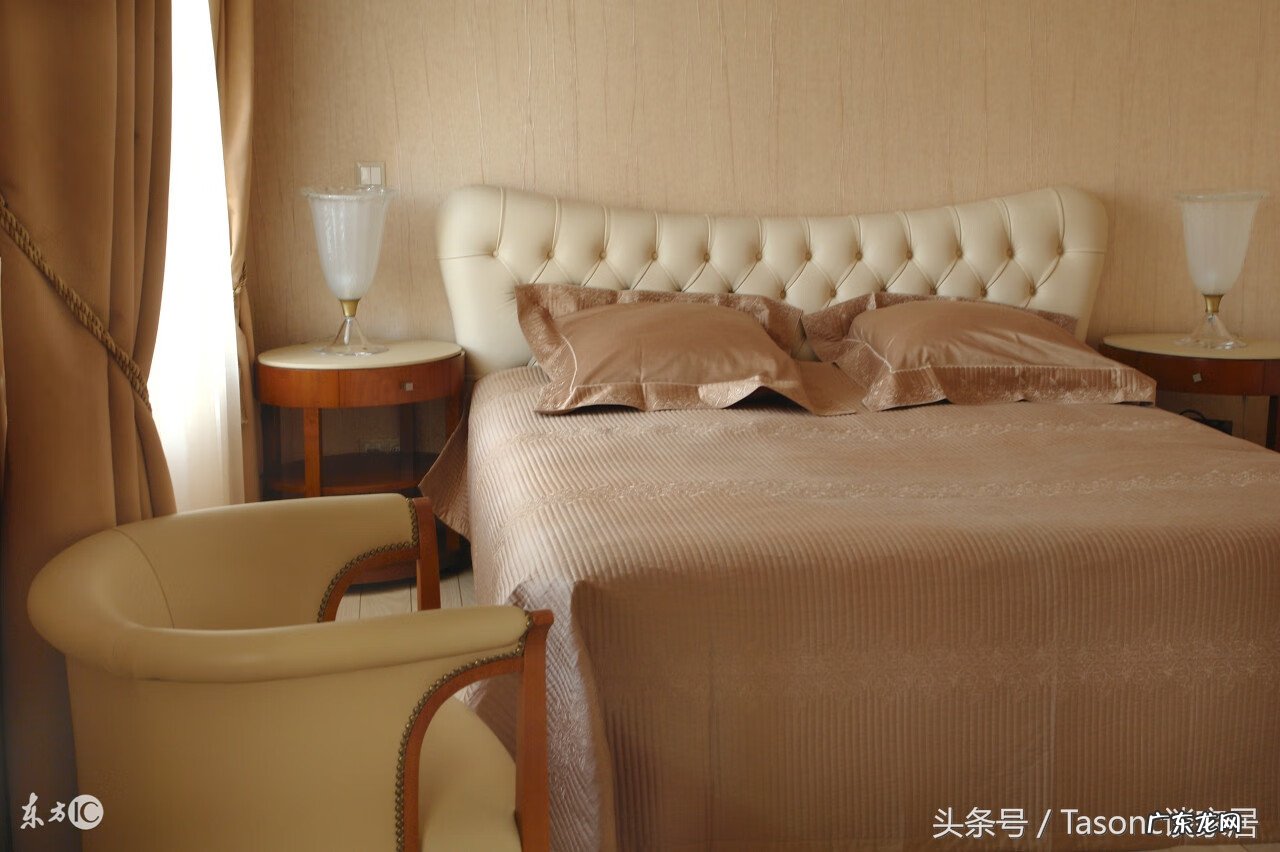 床头放书影响风水吗 床头放扇子风水