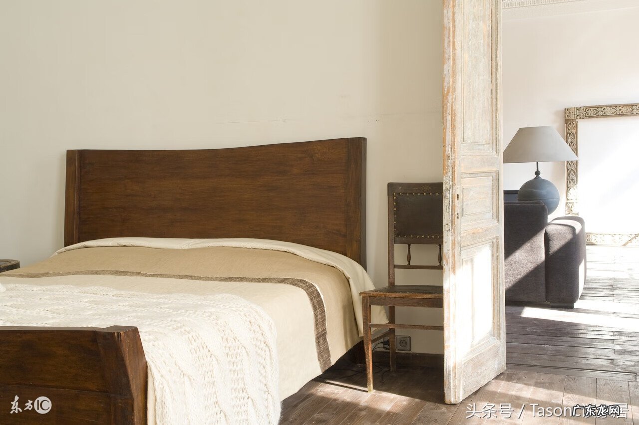 床头放书影响风水吗 床头放扇子风水