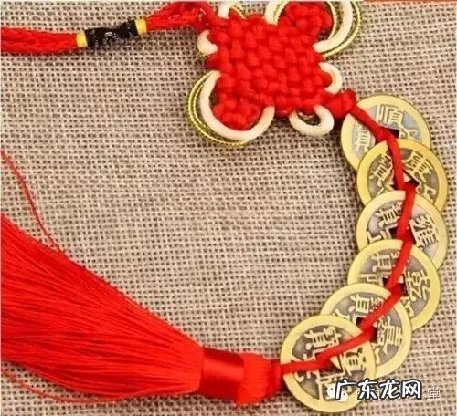 灯对床风水怎么说 吊灯对着床