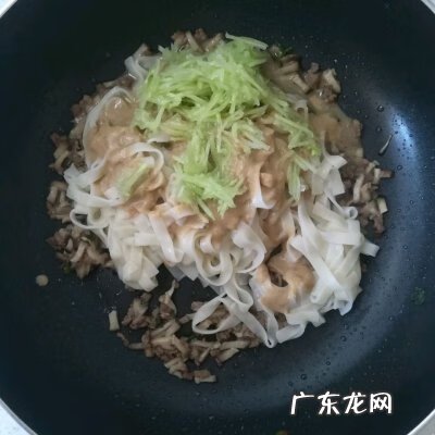 面条拌芝麻酱的做法 芝麻酱拌面的做法和配料