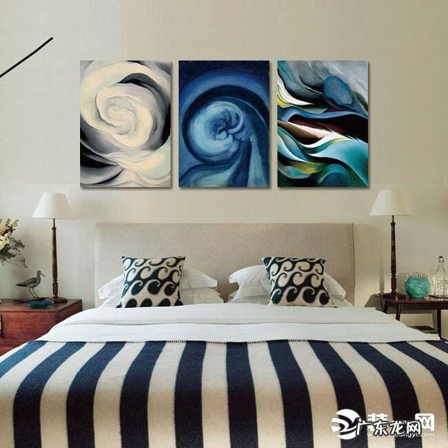 床头挂什么画最好 床边挂什么画好风水