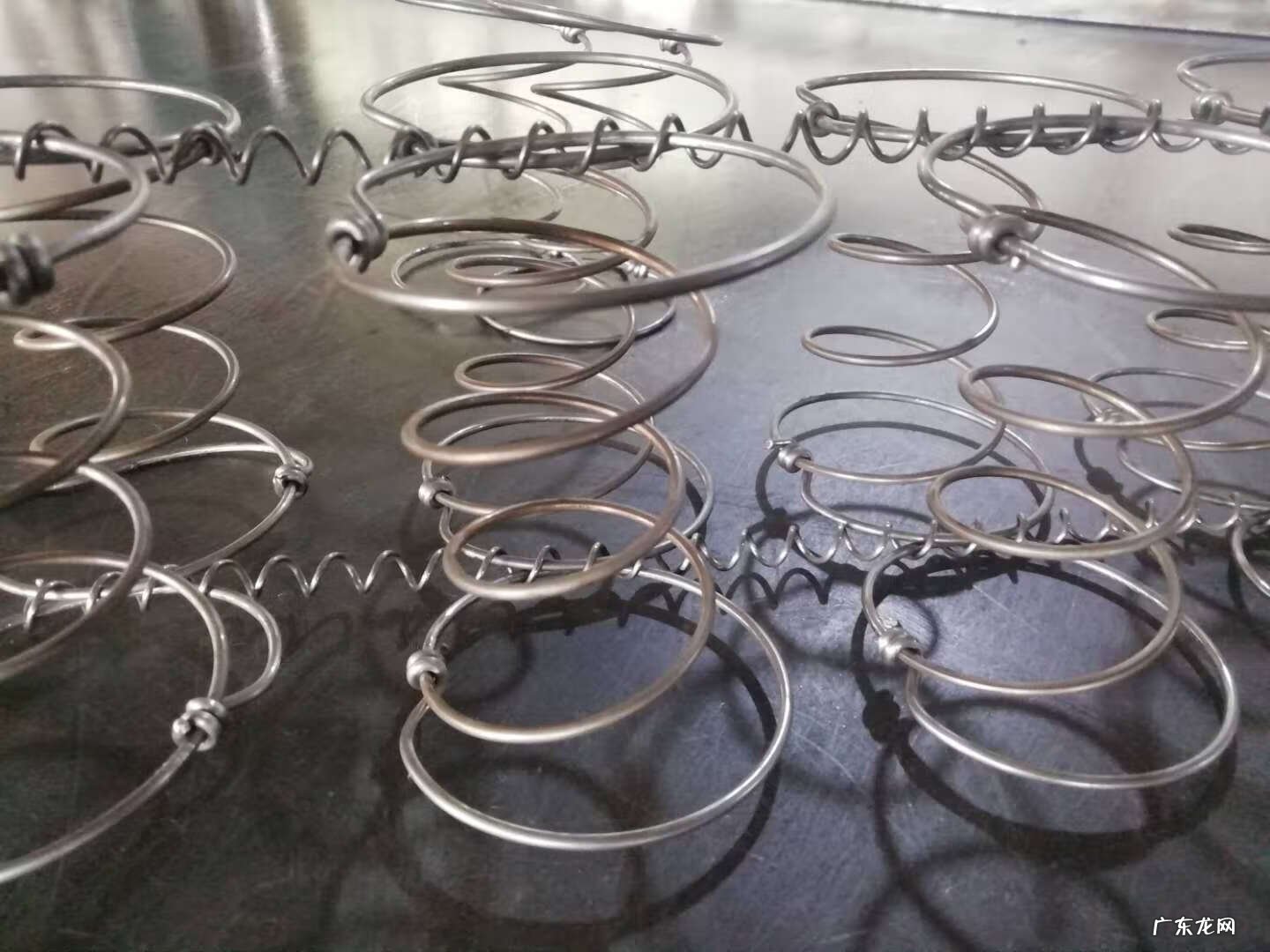 床垫塌陷是质量问题吗 床垫塌陷图