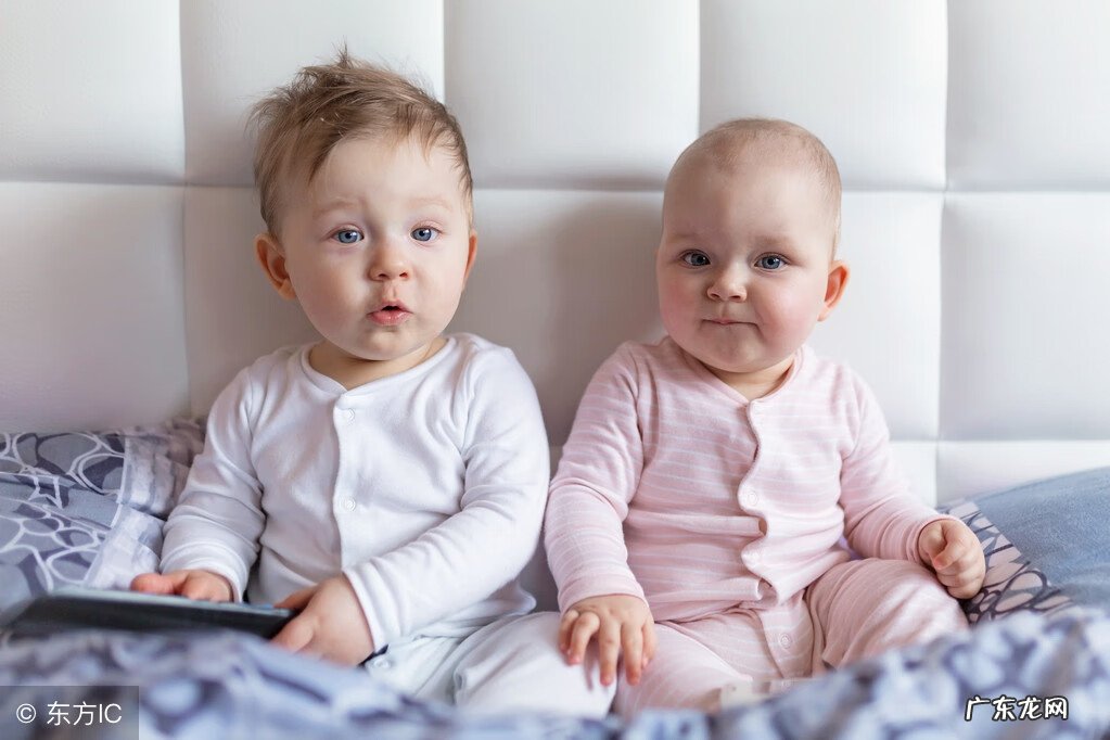 婴儿床中床 婴儿床床垫上面铺什么