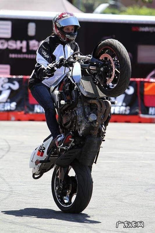 摩托车特技视频大全 摩托车特技驾驶