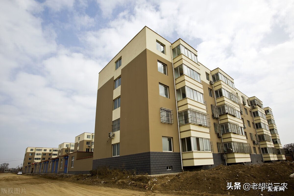 一层瓦房 两边盖楼房中间是瓦房好吗