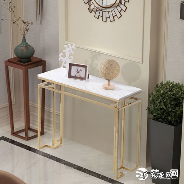 进门玄关桌摆放什么对风水好 玄关桌上放什么风水好