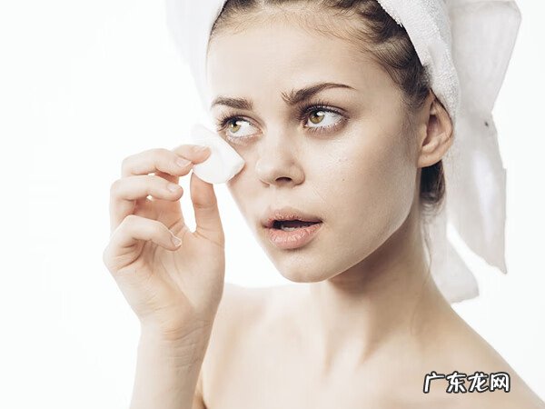 如何简单去黑头 怎么样去黑头小窍门